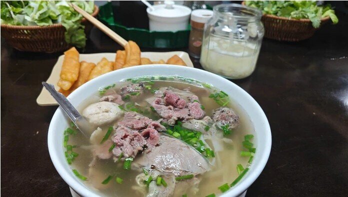 Ổ bánh mì, tô phở rục rịch tăng giá 2.000 – 5.000 đồng