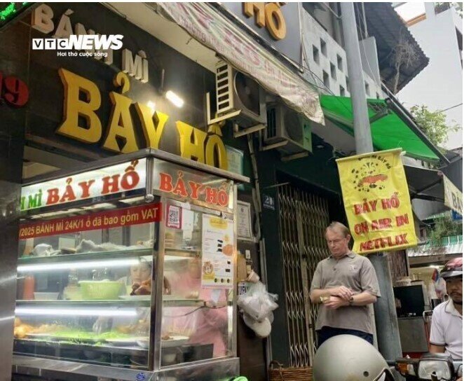 Bún, phở, bánh mỳ đồng loạt tăng giá: Chủ quán 'đổ tội' do thuế