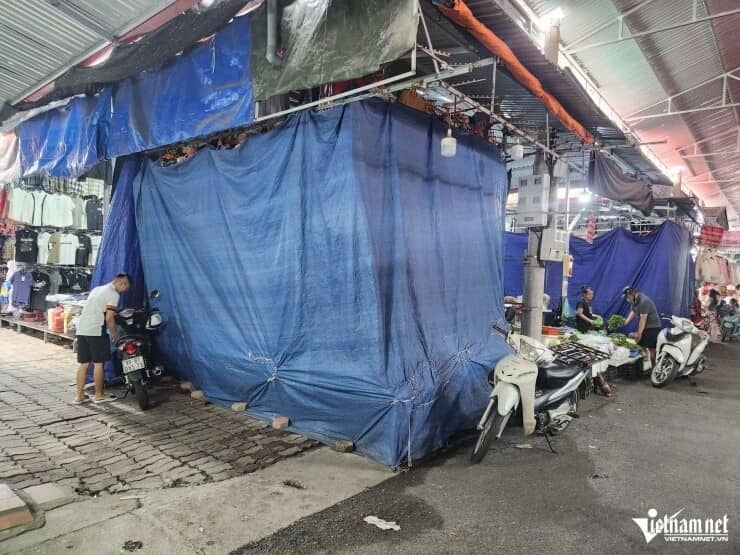 Cả trăm gian hàng ở Bắc Ninh đóng cửa, tiểu thương thừa nhận điều còn thiếu