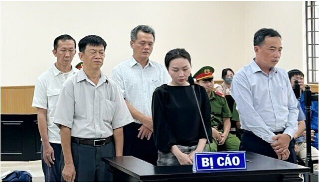 Vụ Vietcombank bị lừa hơn 600 tỷ đồng: 5 cán bộ ký xác nhận hồ sơ khống, 'tạo điều kiện' giải ngân hơn 3.100 tỷ cho nhóm của Lưu Bách Thảo
