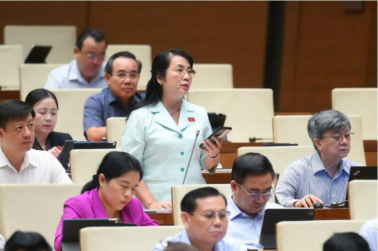 Bộ trưởng Tài chính trả lời 'vì sao có tiền mà không tiêu được'