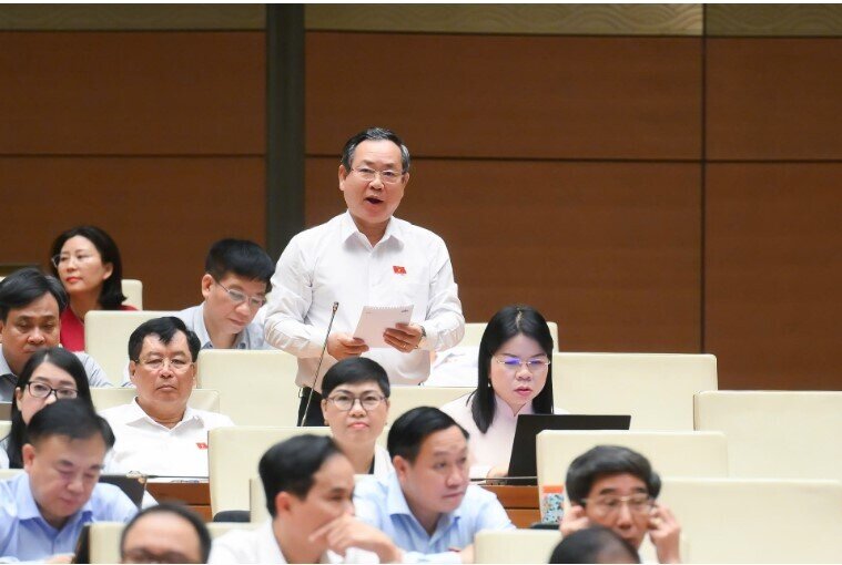 Bộ trưởng Tài chính trả lời 'vì sao có tiền mà không tiêu được'