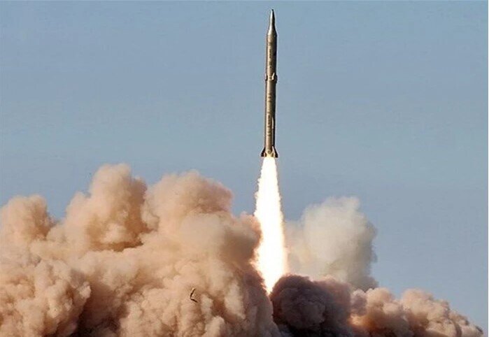 Israel tấn công mục tiêu đáng chú ý của Iran nhưng "sắp cạn tên lửa phòng không"