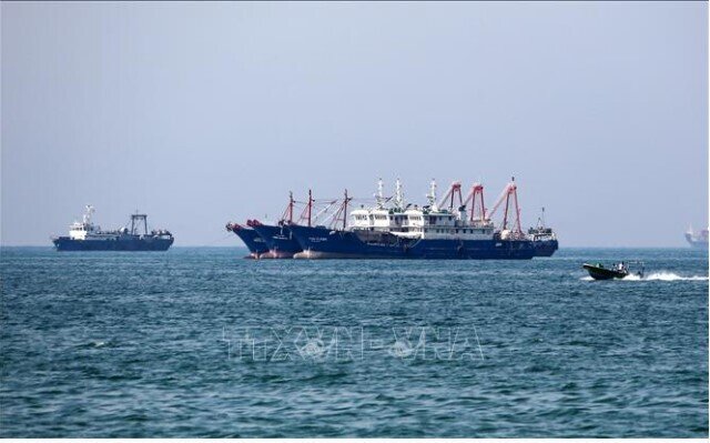 Giá thuê tàu chở dầu qua eo biển Hormuz tăng vọt