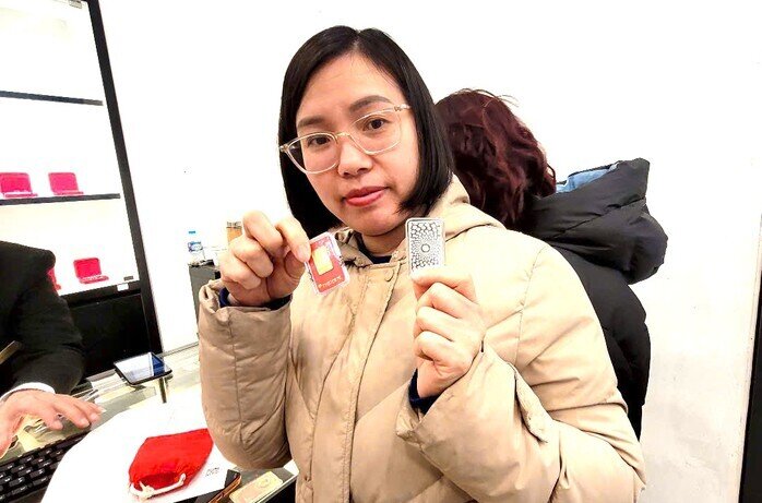 Điều gì khiến giá bạc vọt lên mức cao nhất hơn một thập kỷ?