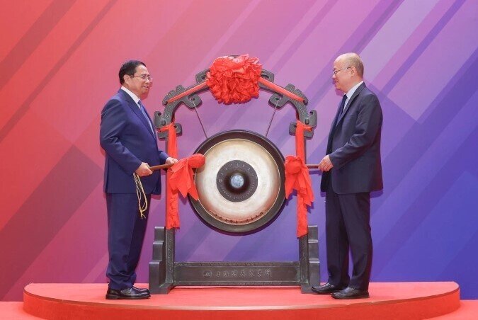 Thủ tướng đề nghị sàn chứng khoán lớn nhất châu Á hợp tác với Việt Nam