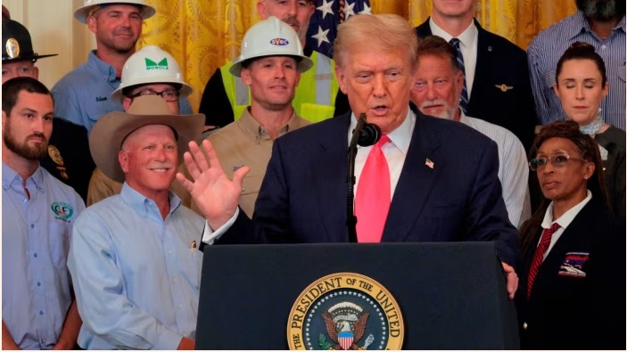 Ông Donald Trump cho biết thỏa thuận đình chiến thương mại Mỹ - Trung đã được 'ký kết'