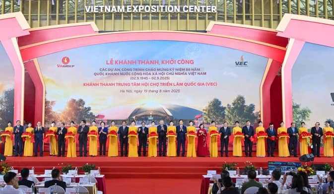 VINGROUP LÀ DOANH NGHIỆP TƯ NHÂN NỘP NGÂN SÁCH LỚN NHẤT CẢ NƯỚC