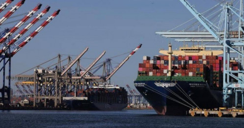 “Tối hậu thư thuế quan” từ Washington: Ông Trump siết cổ thế giới, Việt Nam, Nhật, Hàn đối mặt “giờ tận thu”