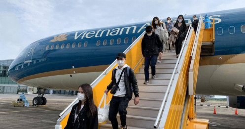 Chuyến bay đặc biệt khởi hành, 5.000 cổ đông HVN "vắng mặt"