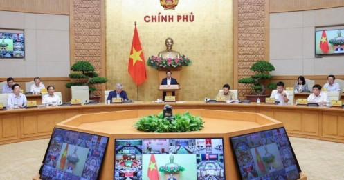 Kiên định mục tiêu tăng trưởng từ 8%