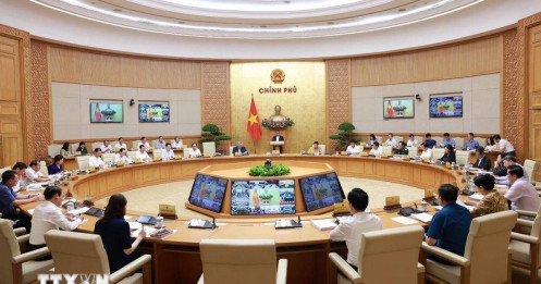 Việt Nam Tăng Tốc Nửa Đầu Năm 2025: Chính Phủ Quyết Tâm Đạt Mục Tiêu 8% Giữa Biến Động Toàn Cầu