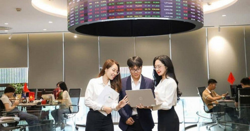 Có nên thu thuế ngay khi nhận cổ tức bằng chứng khoán?