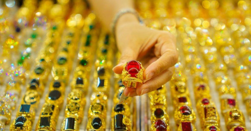 Giá vàng hôm nay 7/7/2025: Thế giới trầm lắng, cơ hội mua vào SJC và nhẫn?