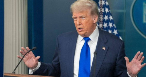 Ông Trump dọa áp thuế 30% lên hàng hóa EU và Mexico