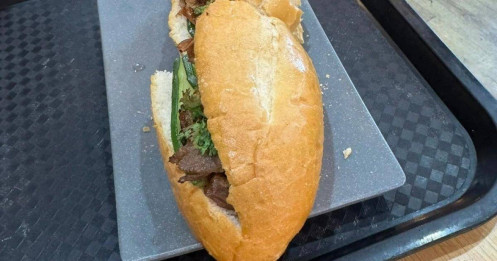 Từ Nội Bài nhìn ra thế giới: Làm sao để chấm dứt nạn “hét giá” ở sân bay?