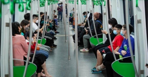 Người dân ưu tiên phương tiện công cộng khi Hà Nội cấm xe máy xăng