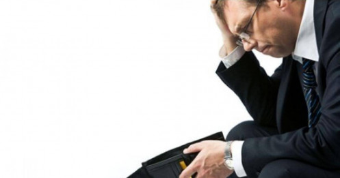 6 thói quen âm thầm khiến bạn tiêu mãi không dư