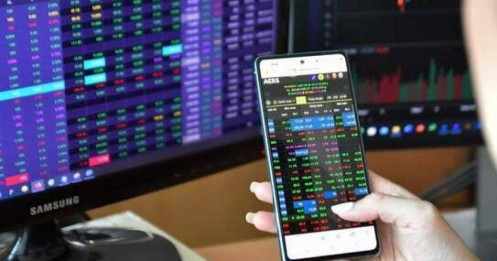 Cảm xúc nhà đầu tư: Bán thì sợ mất hàng, mua vào lại sợ gặp đỉnh