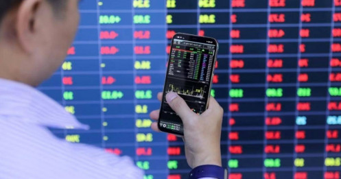 Cổ phiếu ngân hàng bứt phá khi VN30 "thay máu" danh mục