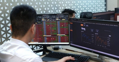 Dự báo VN-Index có thể vượt đỉnh lịch sử, CTCK điểm tên 4 nhóm cổ phiếu kỳ vọng "dẫn sóng"