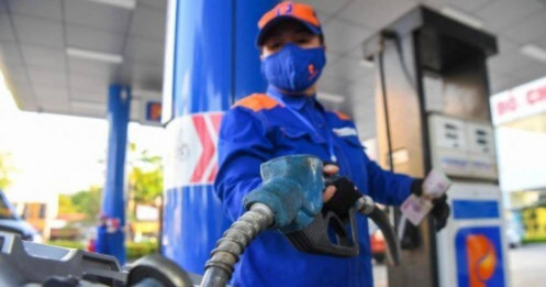 Giá xăng giảm về dưới 20.000 đồng một lít