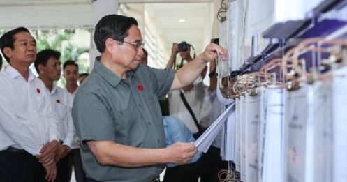 Thủ tướng: Chủ tịch tỉnh, thành kiểm tra, chấn chỉnh tình trạng 'cò làm giấy tờ'