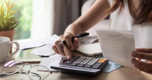 Hàng loạt ngân hàng tăng lãi suất tiền gửi: Chuyên gia dự báo gì?