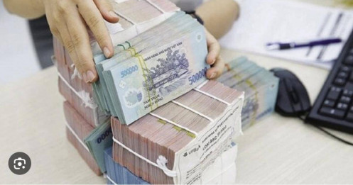 Lãi suất biến động, tiền gửi tăng mạnh