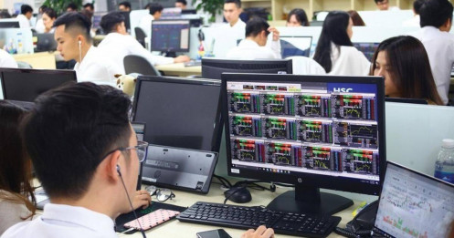 Thị trường "bứt đỉnh", công ty chứng khoán hốt bạc tỷ
