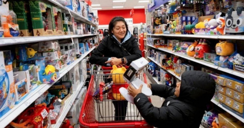 Người Mỹ sắp đối mặt mùa mua sắm cuối năm đắt đỏ, ít lựa chọn