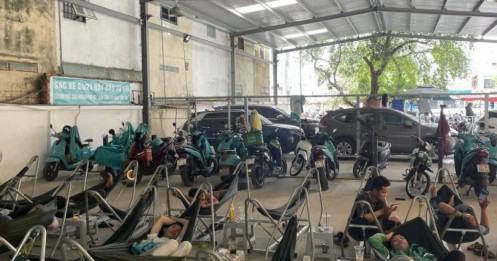 Mô hình quán cà phê kiêm trạm sạc xe điện