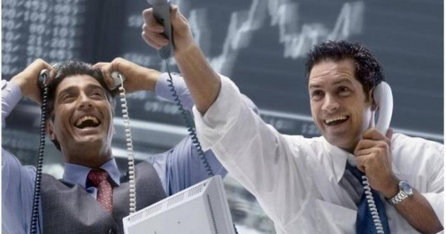 Khối ngoại trở lại mua ròng, chi hơn 300 tỷ "gom" một cổ phiếu bán lẻ