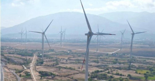 Thủ tướng: Xử lý vướng mắc các dự án điện tái tạo trước 25/7