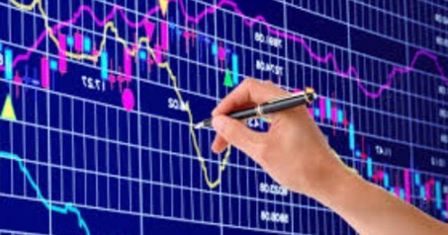 Vì sao cổ phiếu chứng khoán, ngân hàng lại hút mạnh dòng tiền?