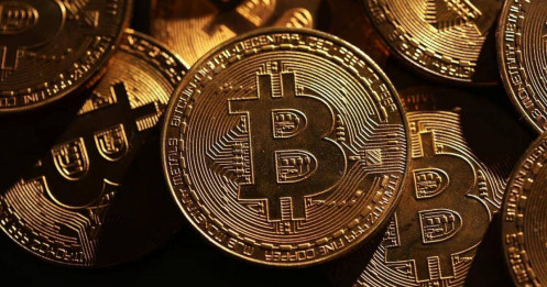 Đến thời tiền số thổi giá chứng khoán: Các doanh nghiệp đua nhau mua ‘coin’ để nâng giá cổ phiếu, liệu có bền vững?