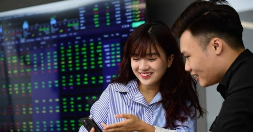 Bứt tốc toàn diện, VN-Index trở lại vùng cao nhất lịch sử