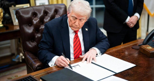 Quyền áp thuế của Trump vào tầm ngắm pháp lý?