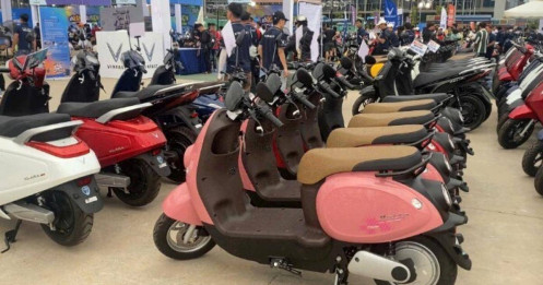 Nhu cầu đổi xe máy xăng sang điện tăng cao