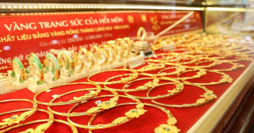 Giá vàng hôm nay 30/7/2025: Tăng nhẹ sau cú rơi, SJC vẫn cao hơn thế giới 14,5 triệu/lượng