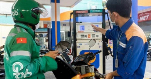Giá xăng lên gần 20.000 đồng/lít