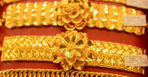 Giá vàng hôm nay 31/7/2025: Vàng quốc tế 'đỏ lửa', SJC vẫn nhích nhẹ