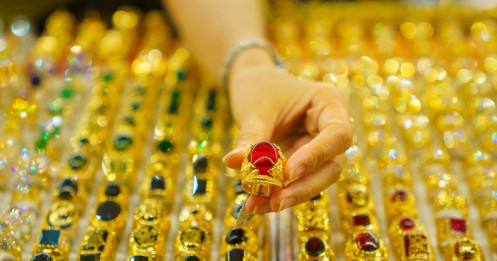 Giá vàng hôm nay 3/8/2025 tăng 'bốc đầu', SJC có tái chiếm mốc kỷ lục 124 triệu?