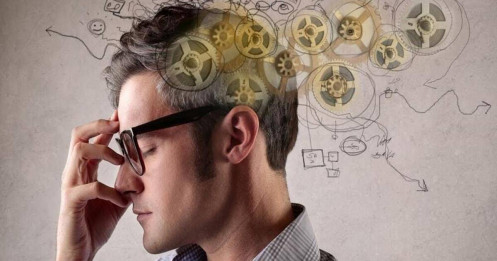 Đừng sợ người thông minh, hãy sợ kẻ ngốc mà tưởng mình thông minh