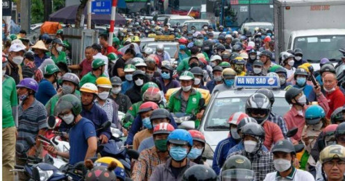 Bỏ xe xăng nhưng vẫn mỗi người một xe máy, Hà Nội bao giờ hết ùn tắc?