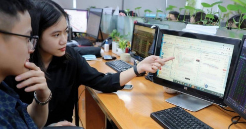 Vĩ mô "nâng đỡ": Chứng khoán đón sóng bứt phá.