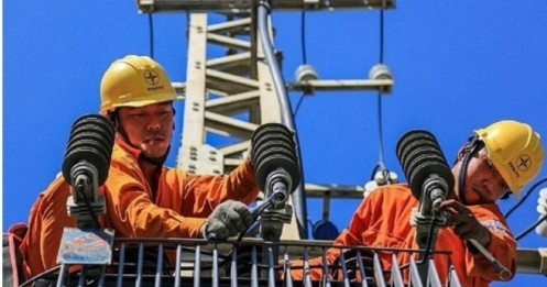 Miền Bắc nắng nóng gần 40 ºC, 'ngốn' điện nhiều chưa từng có