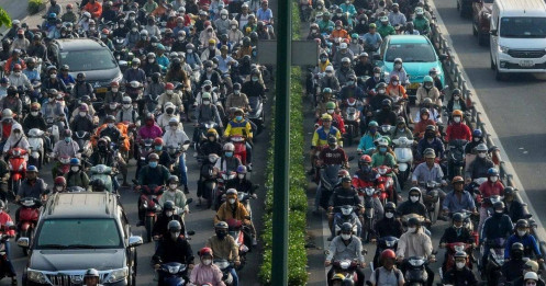 Chuyển xe xăng sang xe máy điện: Ai hưởng lợi?