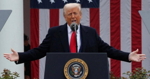 Trump "tố" ngân hàng Mỹ 'bắt tay' chính quyền Biden