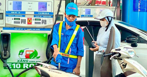 Dự báo giá xăng RON 95-III tăng vượt ngưỡng 20.000 đồng/lít